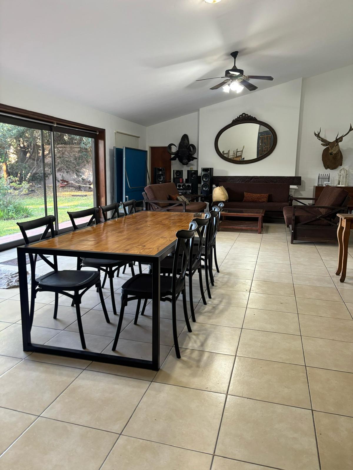 Comedor con salida al jardín
